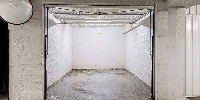 Garage te koop in Rue du Magistrat 28, 1050 Elsene