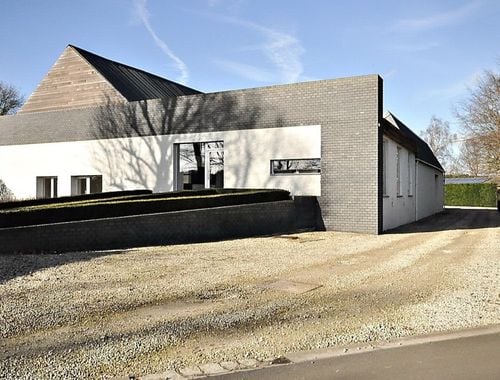                                         Handelspand met woonst te koop in Deurne, € 985.000
