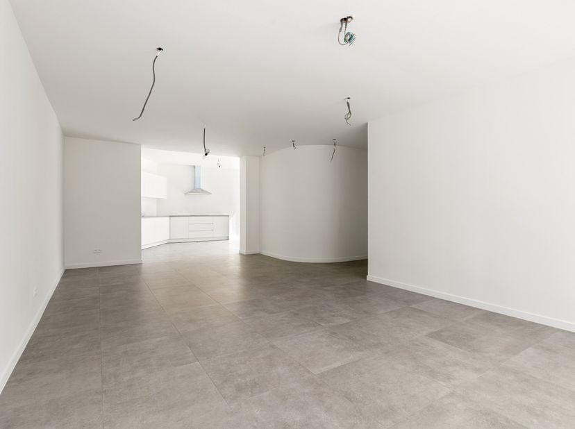 In de Stadenstraat, de verbindingsweg tussen Zarren en Staden, bevindt zich deze volledig gerenoveerde woning. Er werden zeer kwaliteitsvolle material