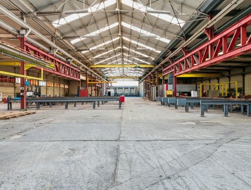                                         Entrepôt avec bureau à vendre à Pittem, € 3.800.000
