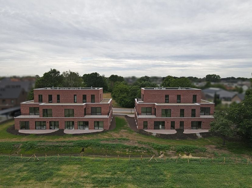 Appartement te koop in Lembergsesteenweg 59,
                    9820 Merelbeke