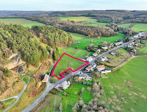                                         Terrain à bâtir à vendre à Nismes, € 160.000
