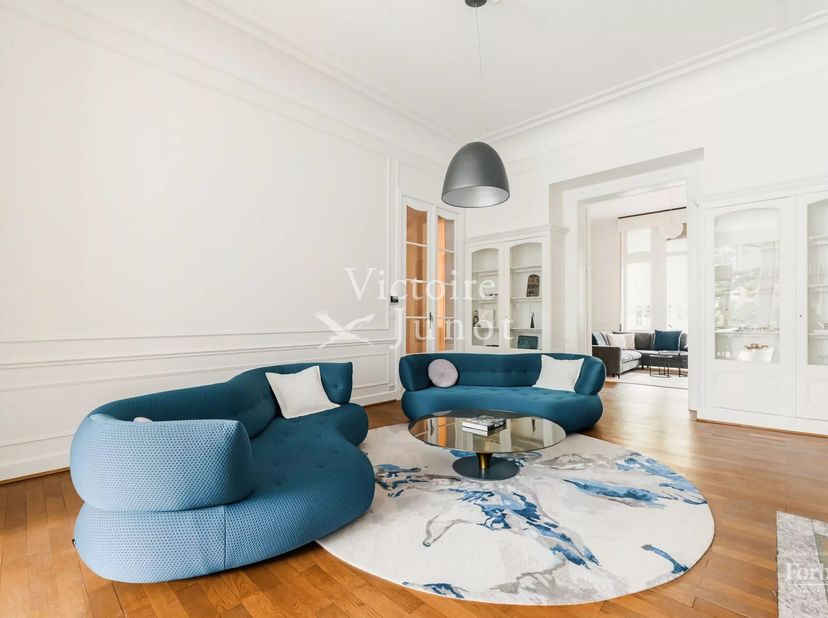Goed gepresenteerd door Zinchenko Maia:maia.zinchenko@victoire.be<br />
Victoire-Junot presenteert u: op de prestigieuze Avenue Molière, in een zeer m
