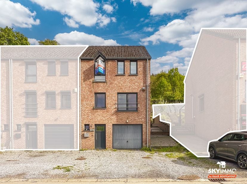 L'agence SKYIMMO est ravie de vous présenter ce bien d'exception, offrant une surface habitable de 95 m² situé à Engis, se compose comme suit :<br />