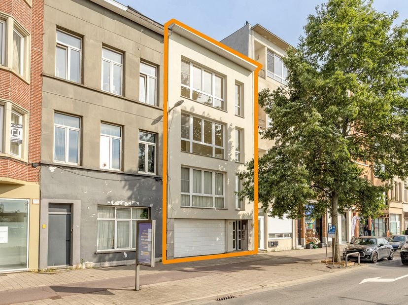 Appartement te koop in Montignystraat 123,
                    2018 Antwerpen