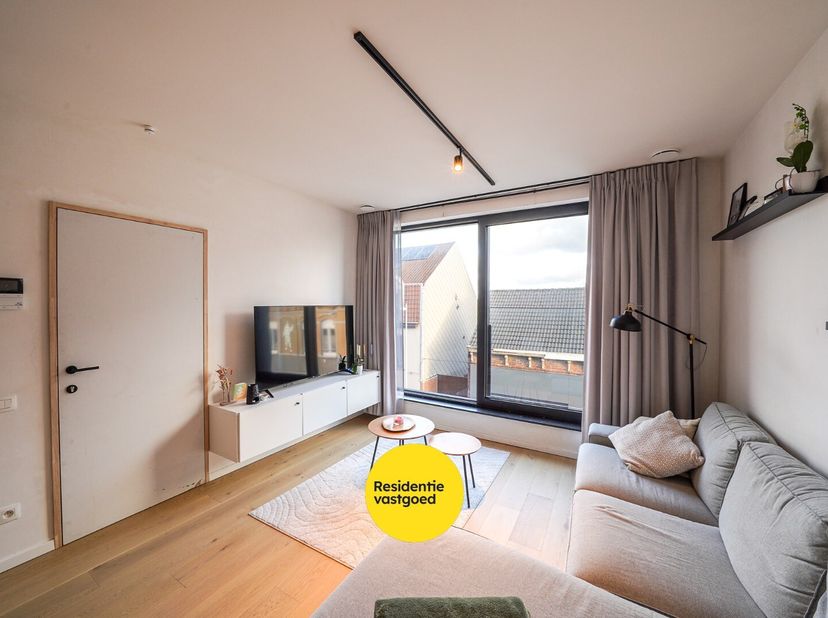 Dit recent en energiezuinig 1-slaapkamerappartement werd gebouwd in 2025. Het appartement combineert hedendaags comfort met kwalitatieve afwerking en