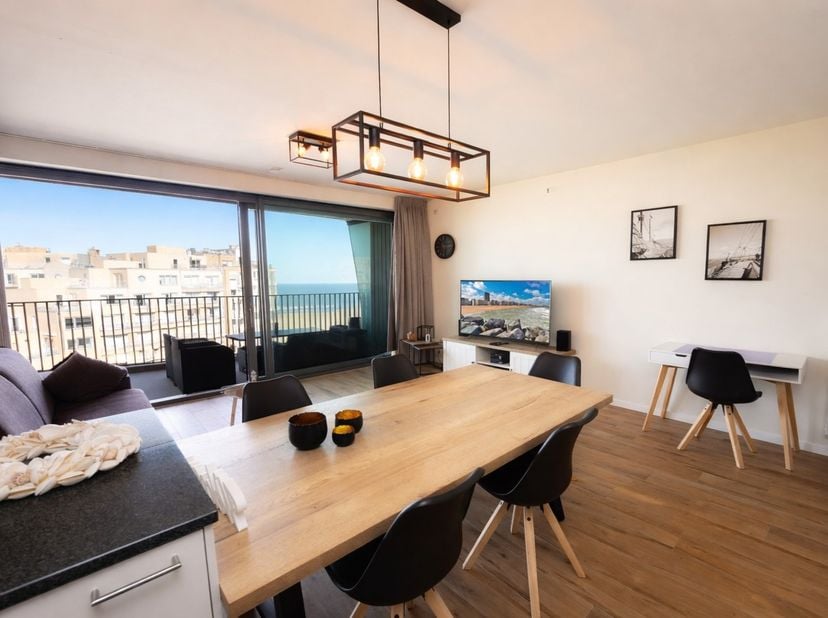 Situé à une adresse exceptionnelle en bord de mer, ce magnifique studio avec coin nuit vous offre un cadre de vie unique avec une vue frontale imprena