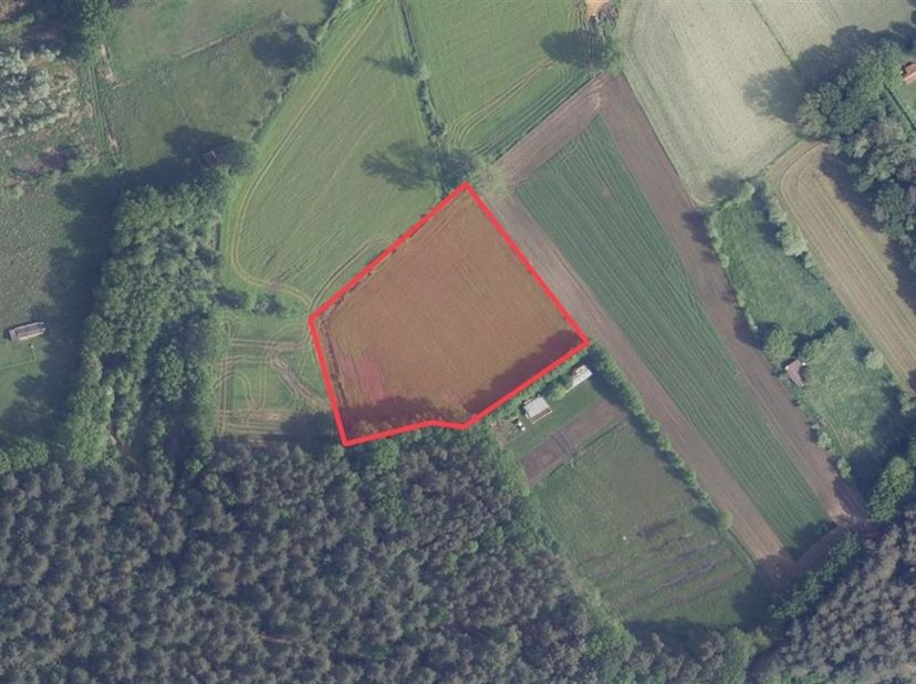 Perceel agrarisch gebied van 6540m² in Lille. <br />
<br />
Het perceel is gelegen tussen Heiend en de Zavelstraat met een vrij zicht op de omliggen