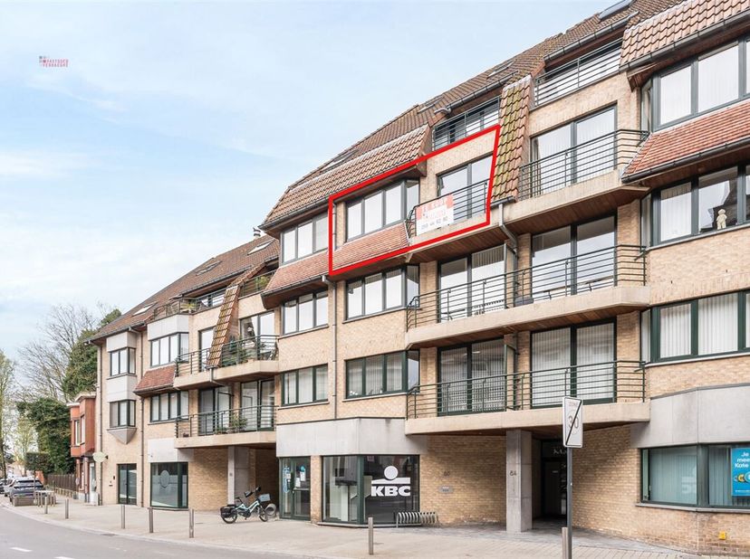 Instapklaar en energiezuinig (EPC-label A) tweeslaapkamer appartement gelegen in het hart van Gistel, op wandelafstand van winkels, scholen en met vlo