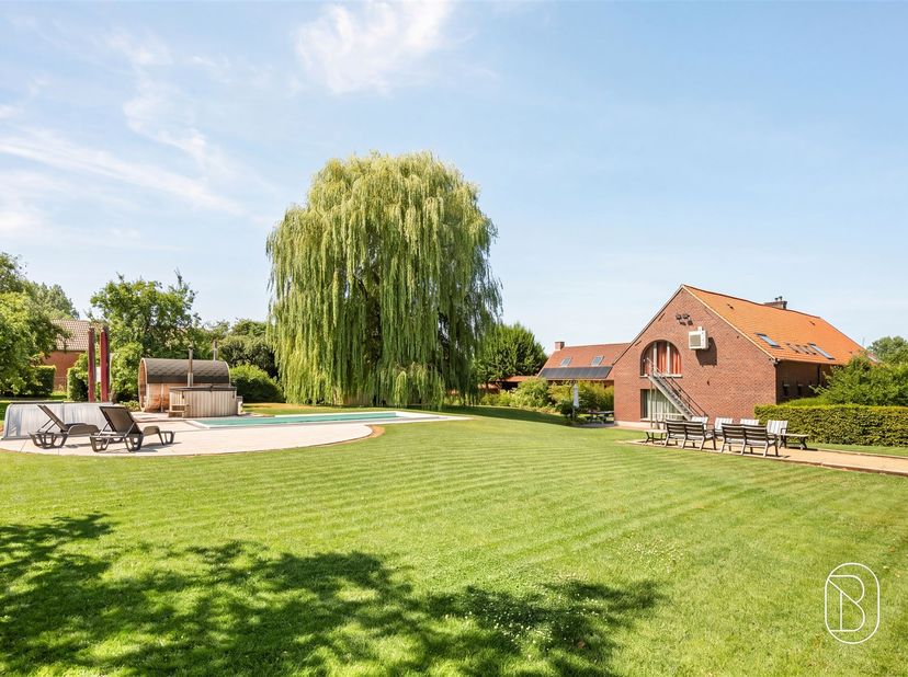 Huis te koop in Chaussée Brunehault 23,
                    7890 Lahamaide