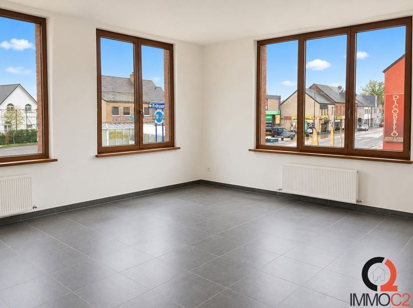 Ruim duplex appartement van 151 m² met 3 slaapkamers en zonnig terras in Kwaadmechelen<br />
Bent u op zoek naar de ruimte van een woning gecombineerd
