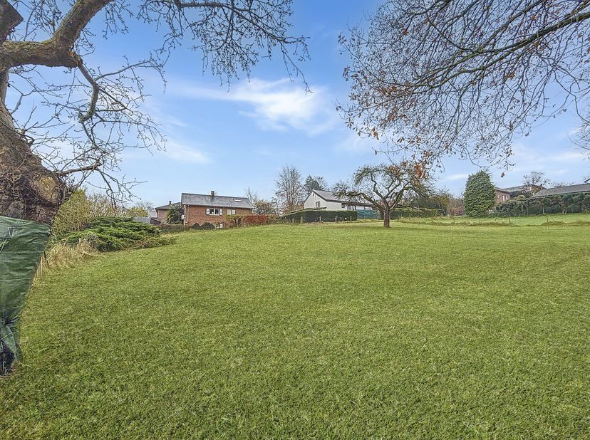 Limal - Situé à proximité du centre de Limal, des commodités et à équidistance des gares de Limal et de Profondsart, AMELOT PROPERTIES vous présente c
