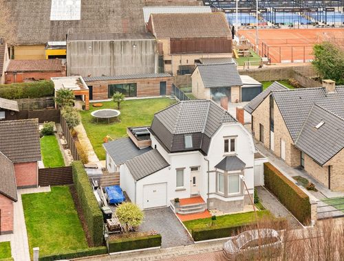                                        Maison à vendre à Ieper, € 375.000
