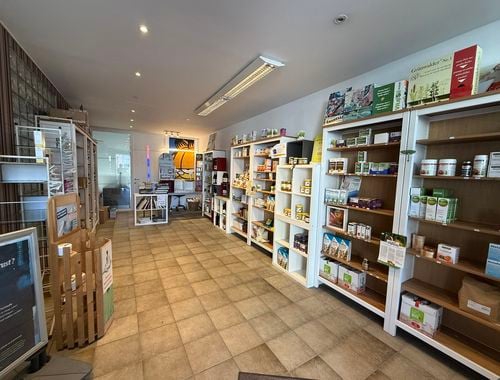                                         Commerce à louer à Tielt, € 670
