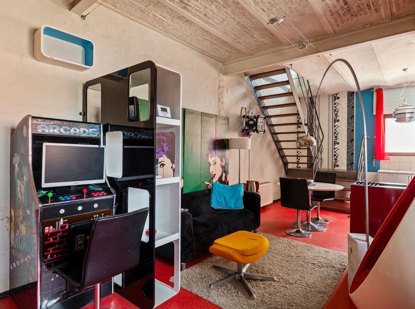 Journée portes ouvertes le samedi 14 mars de 12h30 à 13h30<br />
Découvrez cette charmante maison familiale avec terrasse ensoleillée sur le toit dans