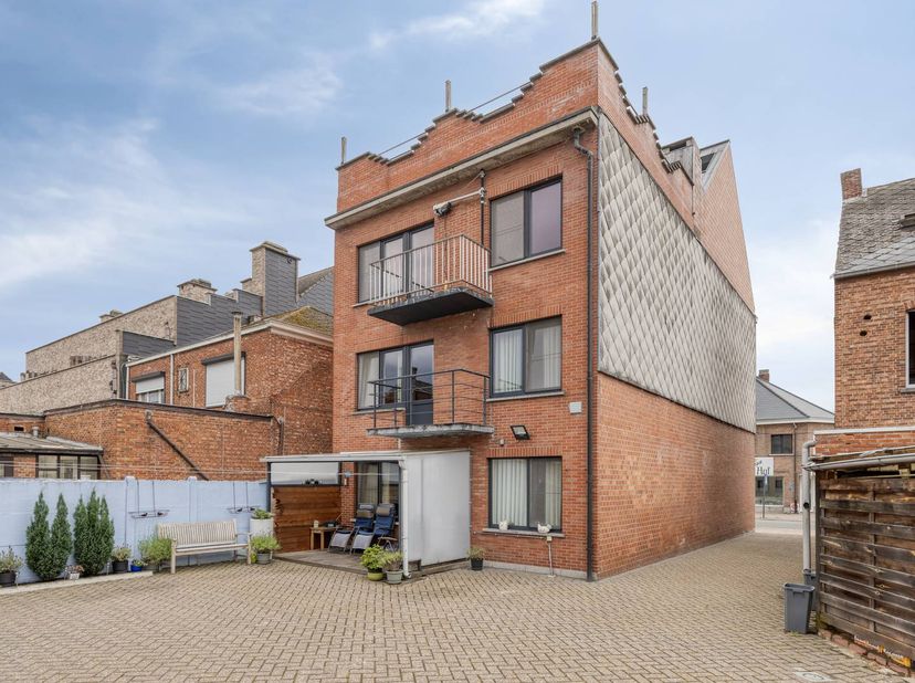 Appartement te koop in Dr.-Van De Perrestraat 197,
                    2440 Geel