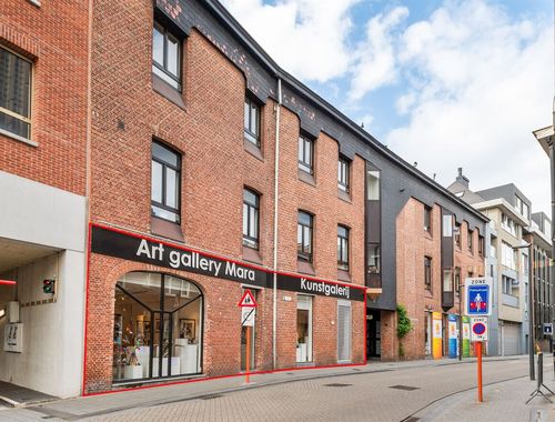                                         Handelsgelijkvloers te koop in Turnhout, € 325.000
