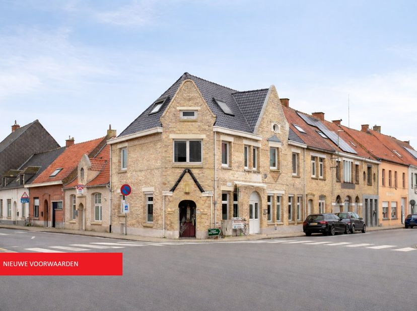 Bedrijfsvastgoed te koop in Stationsstraat 138,
                    8880 Ledegem