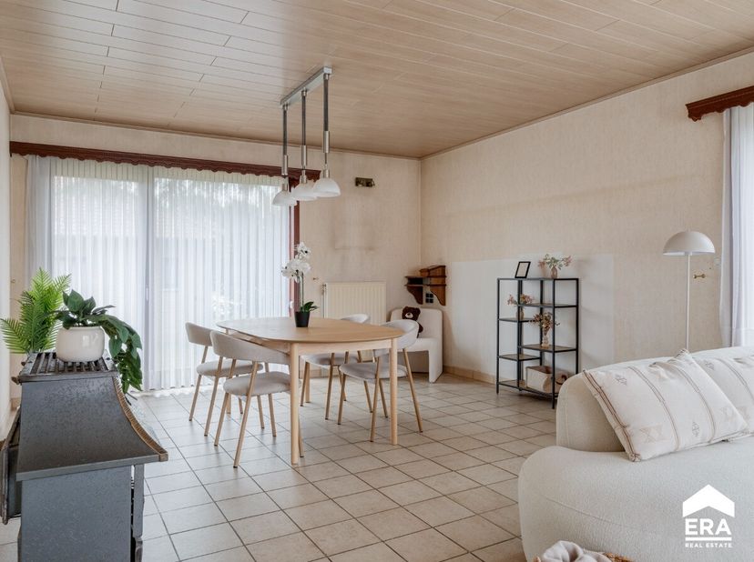 rong&amp;gt;Gelijkvloerse gezinswoning met 3 slaapkamers, ruime kelder en tuin, gelegen in rustige straat te Zwartberg (Genk).Deze te renoveren woning met