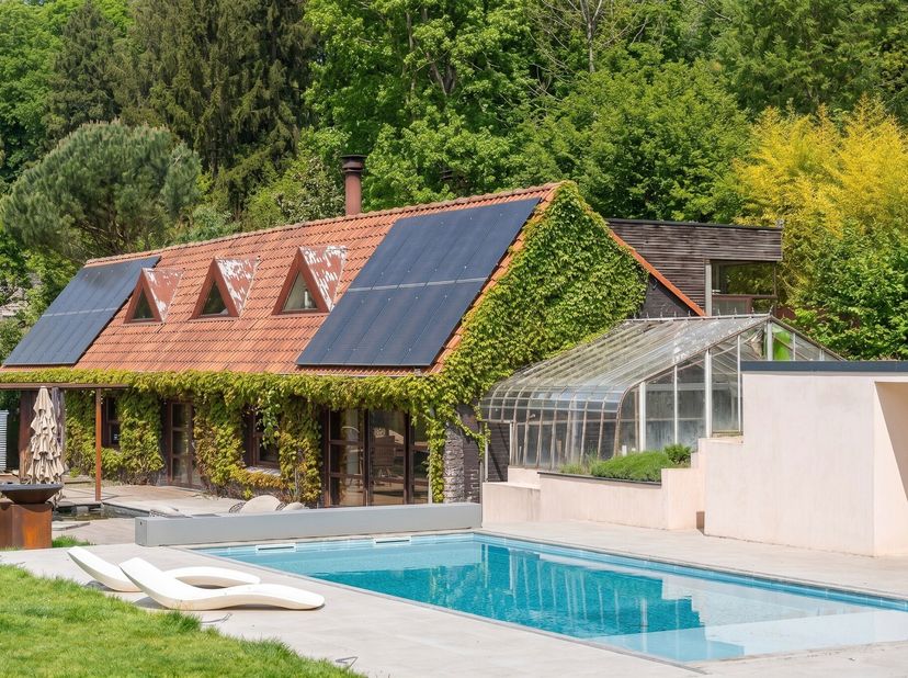 In Mont-Saint-Aubert, in dominante ligging, aan het einde van een doodlopende oprijlaan, in een bevoorrechte natuurlijke omgeving met een panoramisch