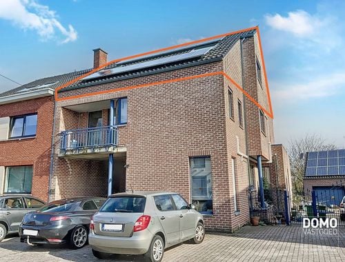                                         Attique à louer à Kuringen, € 725
