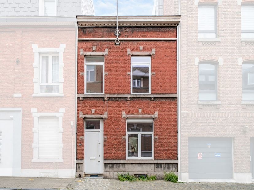 SAINT-LÉONARD – LIÈGE | MAISON 4 CHAMBRES ENTIÈREMENT RÉNOVÉE – IDÉALE FAMILLE, COLOCATION OU INVESTISSEMENT !<br />
Vous recherchez un bien spacieux,