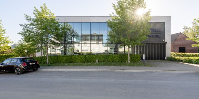 Bedrijfsvastgoed te koop in Meubelmakersdreef 6, 8500 Kortrijk