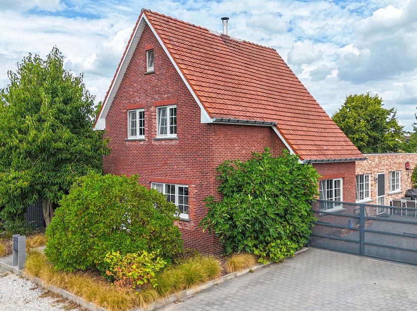 Bij ImmoFusion 7/7 “open huis” : klik op onze 3D-TOUR.<br />
Ervaar vastgoed alsof je er zelf doorloopt!<br />
<br />
Bent u op zoek naar een instapkl
