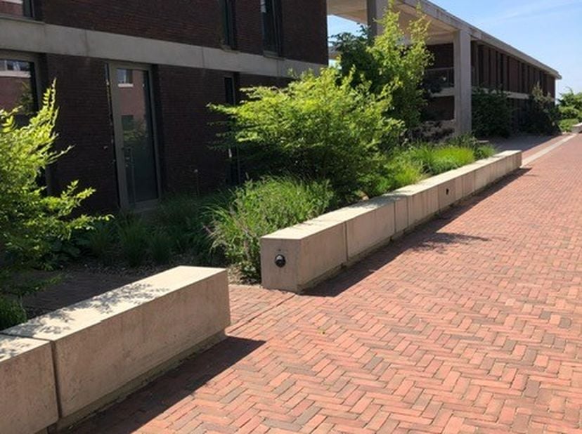 Ontdek dit prachtig instapklaar gelijkvloersappartement in het hart van Genk, waar comfort, luxe en topligging perfect samenkomen. Gelegen in een rust