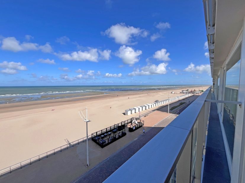 Appartement te koop in zeedijk 226,
                    8670 Koksijde