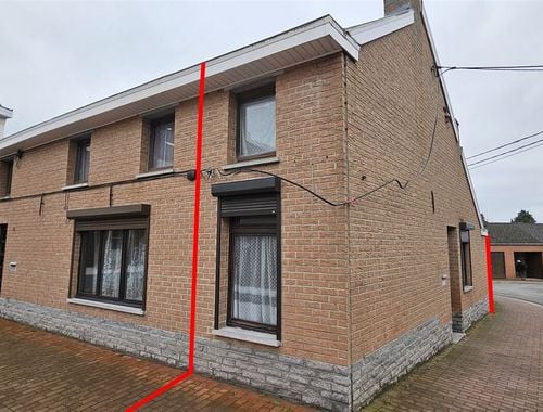                                         Eengezinswoning te koop in La Bouverie, € 40.000
