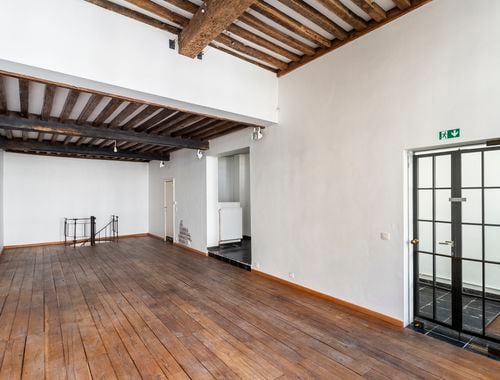                                         Handelsgelijkvloers te huur in Antwerpen, € 2.000
