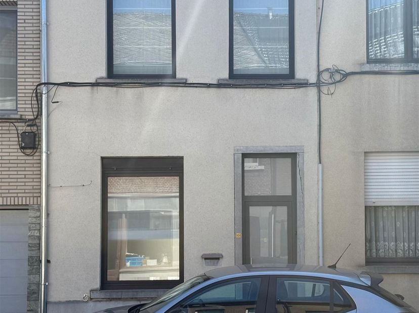 Charmante rijwoning met 2 slaapkamers en tuin op toplocatie in Mechelen<br />
<br />
Op een uitstekende locatie in Mechelen bevindt zich deze gezell