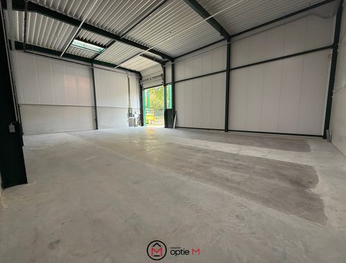                                        Entrepôt à louer à Hasselt, € 1.285
