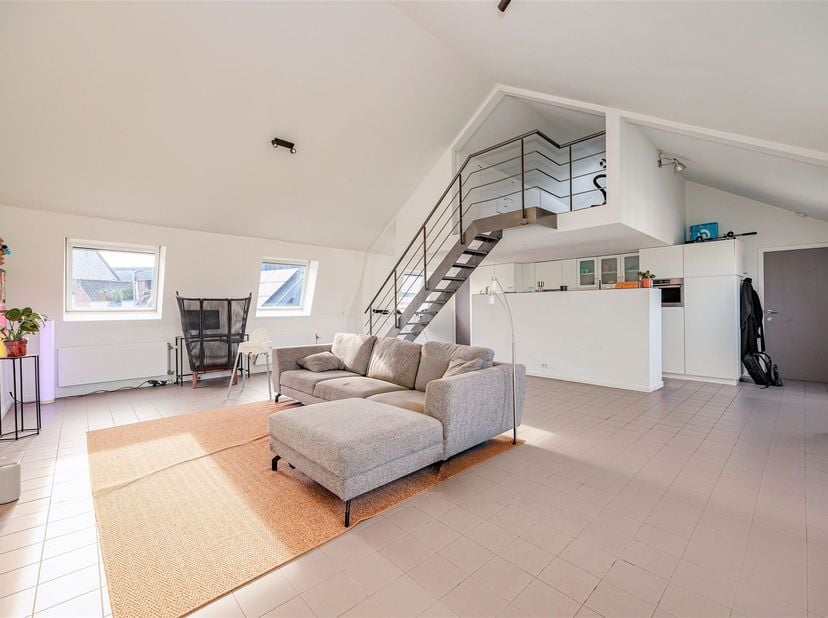 Situé entre la Sint-Paulusstraat et la Lange Koepoortstraat, cet appartement confortable est à vendre dans le Minderbroedersrui d'Anvers. L'emplacemen