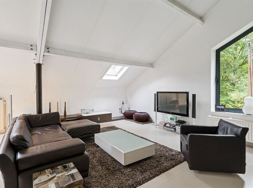 Journée portes ouvertes le samedi 14/03 de 15h30 à 16h30<br />
Maison de 4 chambres située dans un cadre verdoyant sur un terrain spacieux de 2700m²<b