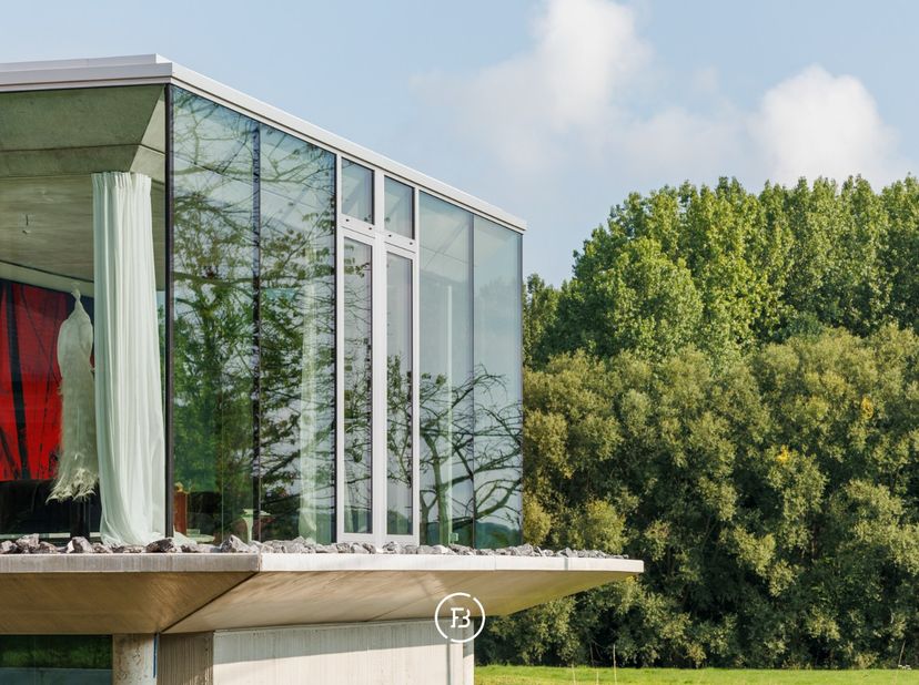 The Box – Architecturale klasse met panoramische vergezichten over het Pajottenland.<br />
Op een perceel van ca. 2.847 m², verscholen in een doodlope