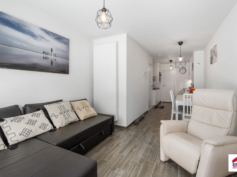 Gelijkvloers 2-slaapkamerappartement te koop in Koksijde-Bad Bent u op zoek naar een instapklaar appartement op een toplocatie aan zee? Dan is dit rec