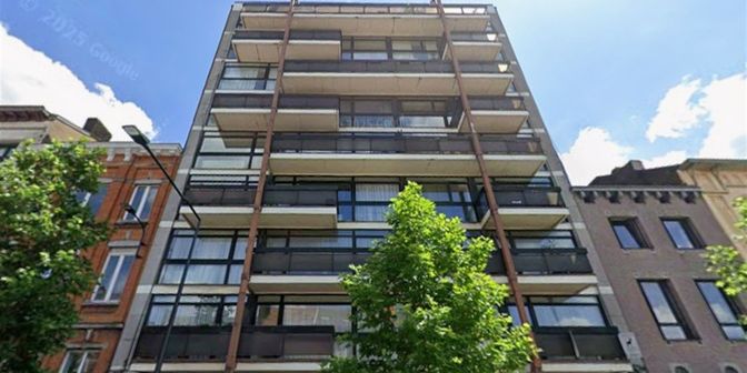 Bien professionnel à vendre à 6000 Charleroi