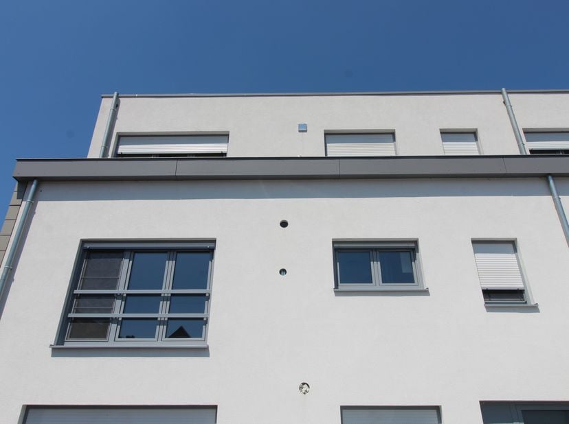 Gunstig gelegen appartement op de eerste verdieping, dichtbij sportcentrum de Warande en provinciaal domein den Blakken. <br />
Volledig vernieuwd na