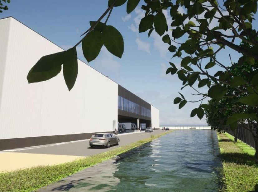- Vrije hoogte 10.5 m<br />
- Draagvermogen 5 ton<br />
- Laad- en loskades 8<br />
- Sectionaal poorten 2<br />
- Parkeerplaatsen personenauto's 40