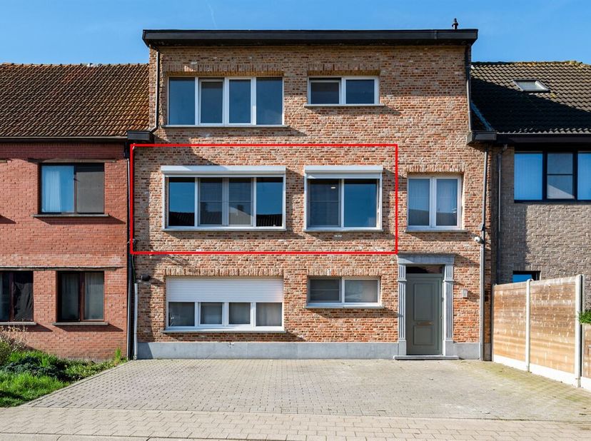 Appartement met 2 slaapkamers<br />
Dit op te frissen appartement met 2 slaapkamers is gelegen op de eerste verdieping en biedt een interessante oppor