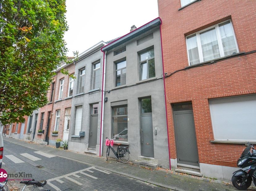Immeuble de rendement avec 3 studios d'étudiants au cœur de Malines<br />
 <br />
Vous êtes à la recherche d'un investissement rentable dans le cent