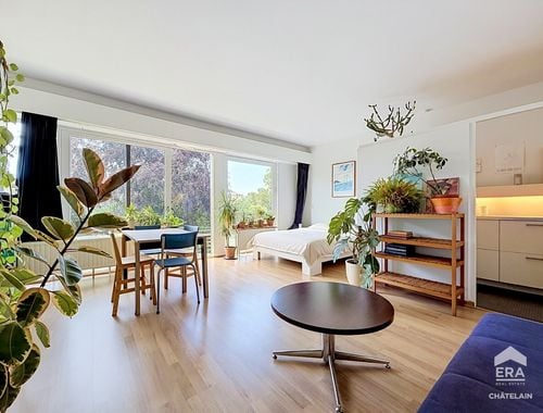                                         Studio met slaaphoek te koop in Elsene, € 235.000
