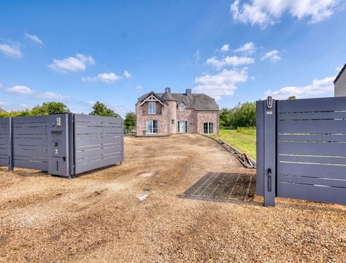                                         Maison à vendre à Pondrôme, € 449.000
