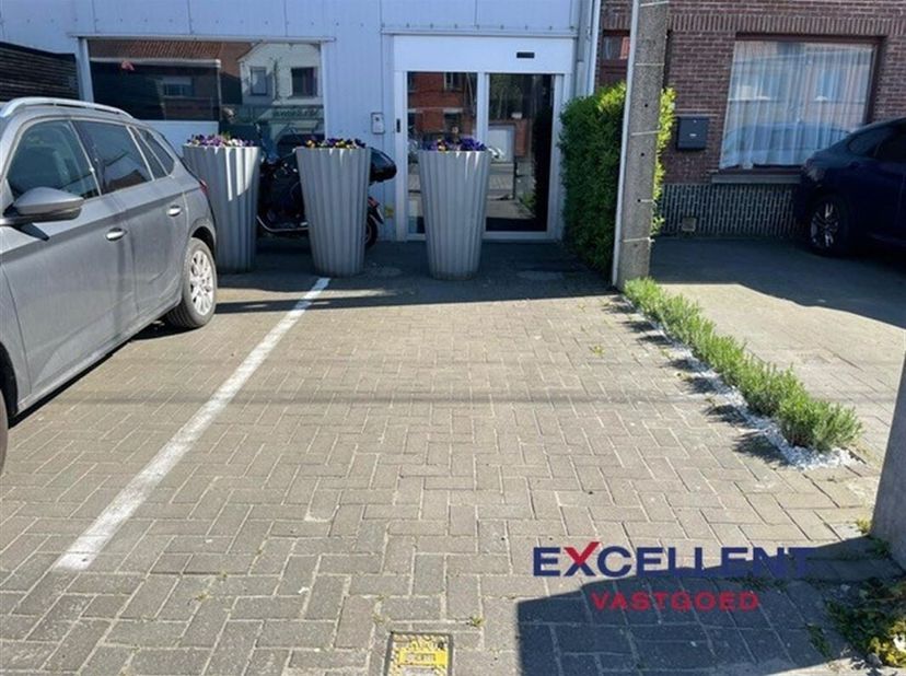 Garage à louer
                    à 9800 Astene