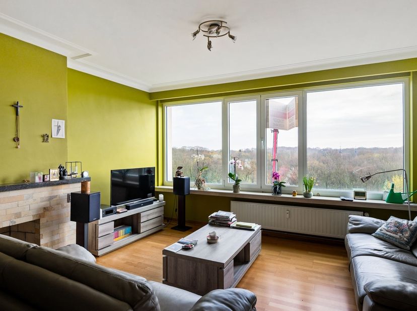 Cet appartement est situé dans un immeuble bien entretenu sur Wouter Haecklaan à Deurne-Sud. Le Rivierenhof est accessible à pied et vous pouvez rejoi