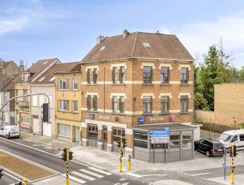                                         Commerce à vendre à Zellik, € 620.000
