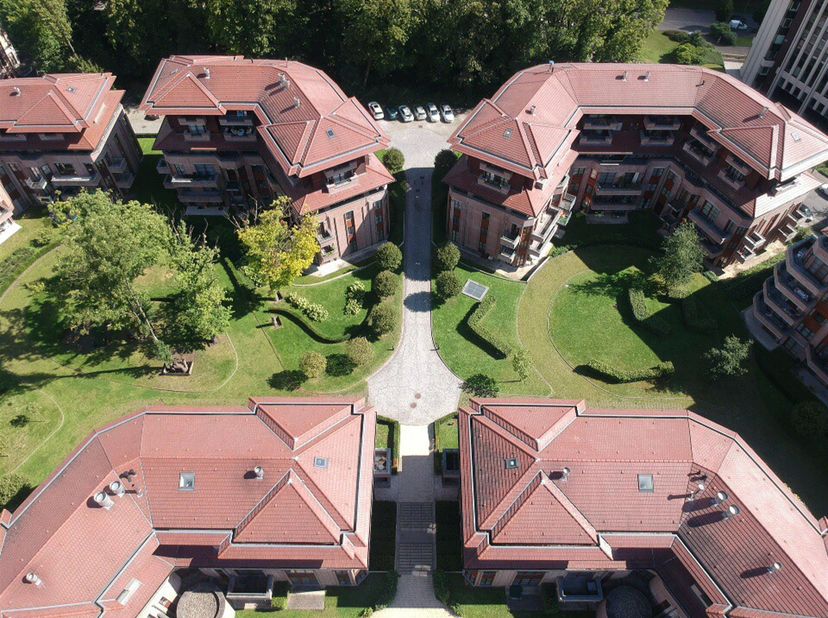 QP D 4.2 - MIN. CONTRACT 1 JAAR - Ideaal gelegen in Oudergem, in een uitzonderlijk groene en rustige omgeving, is dit prachtige appartement volledig g