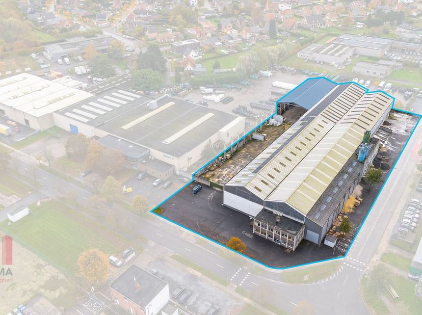 Veelzijdig bedrijfsgebouw met een totale oppervlakte van 5.952 m². De ligging in Aalter, nabij belangrijke verkeersknooppunten zoals de E40 en de N44,
